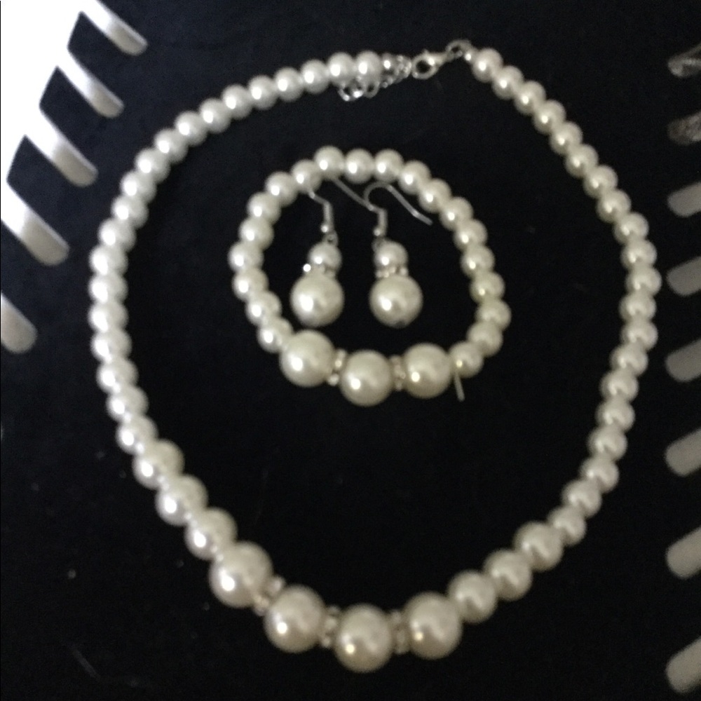 Fashion pearl set